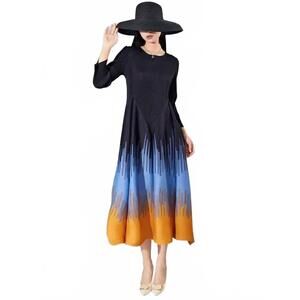 NEW VANITE COUTURE crinkle dress in black/multi